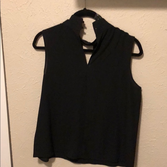 Paper Crane Keyhole Blouse - Picture 2 of 2